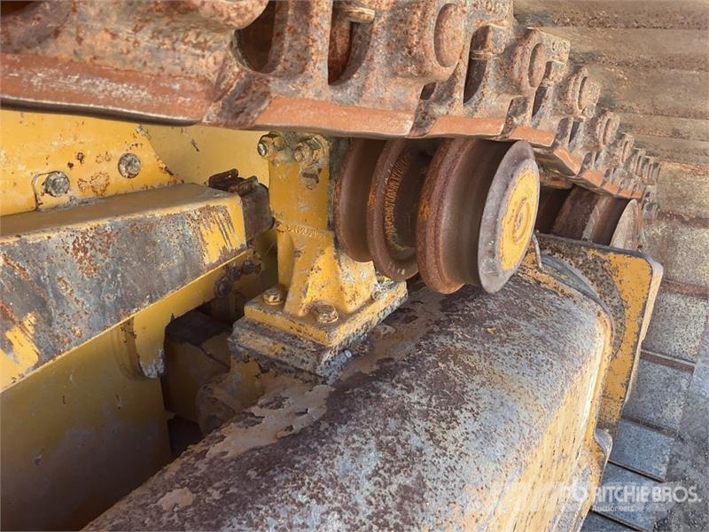 CAT D5 Buldožerji goseničarji