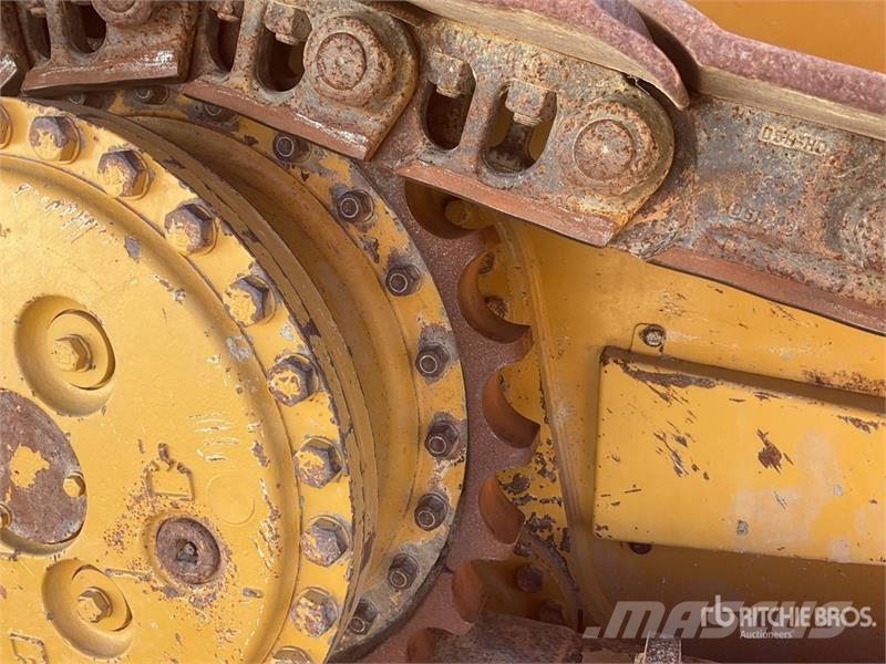 CAT D5 Buldožerji goseničarji