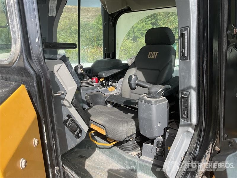 CAT D5 Buldožerji goseničarji