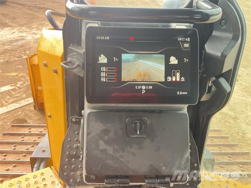 CAT D5 Buldožerji goseničarji