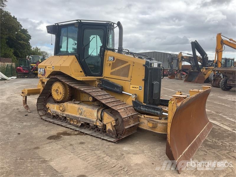 CAT D5 Buldožerji goseničarji