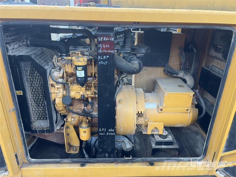 CAT DE33EO 33 kVA Skid-Mounted Generator Set Generadores diesel