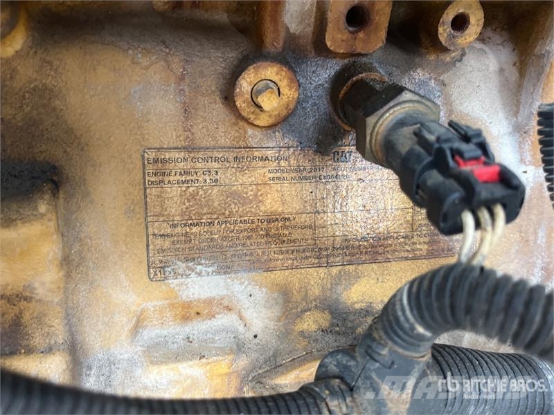 CAT DE33EO 33 kVA Skid-Mounted Generator Set Generadores diesel