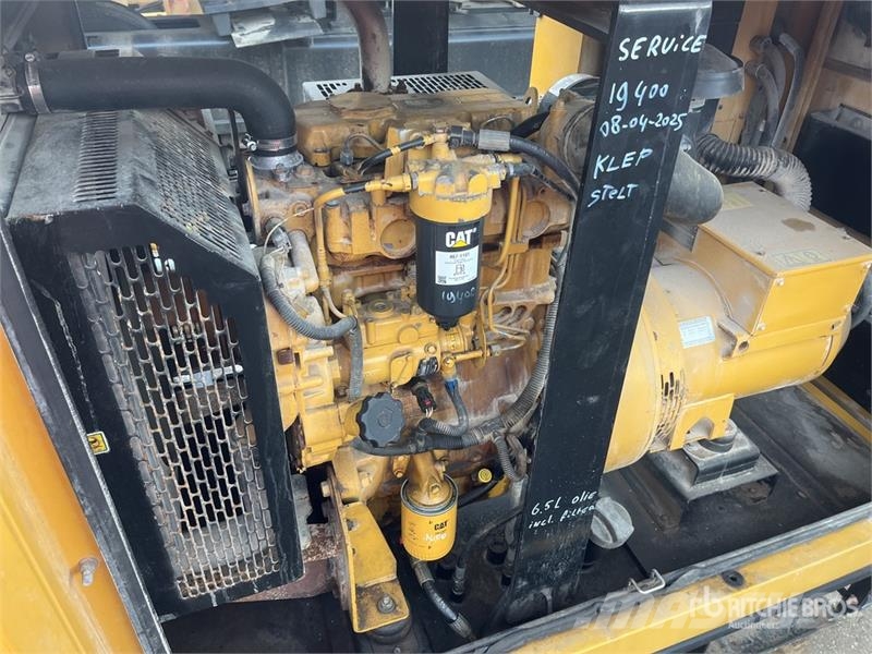 CAT DE33EO 33 kVA Skid-Mounted Generator Set Generadores diesel