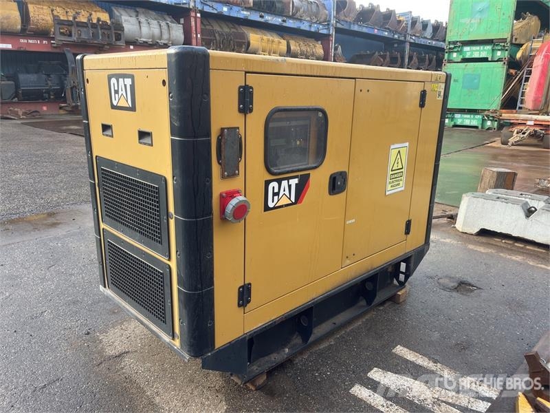 CAT DE33EO 33 kVA Skid-Mounted Generator Set Generadores diesel