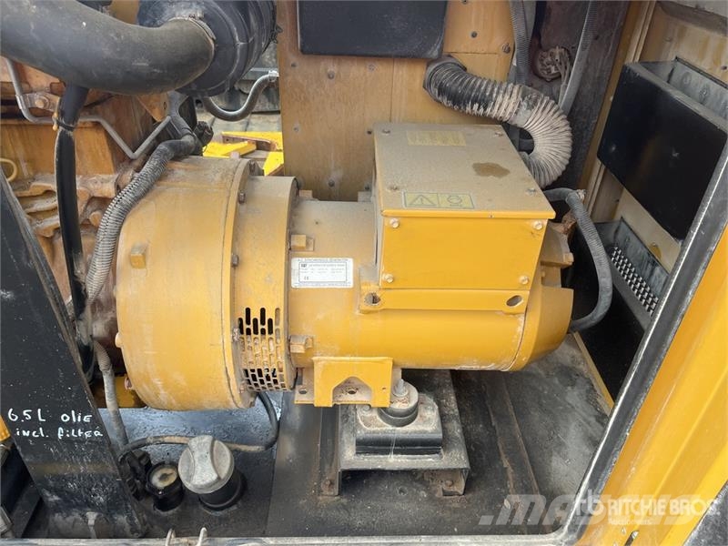 CAT DE33EO 33 kVA Skid-Mounted Generator Set Generadores diesel