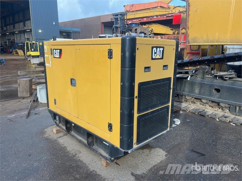 CAT DE33EO 33 kVA Skid-Mounted Generator Set Generadores diesel