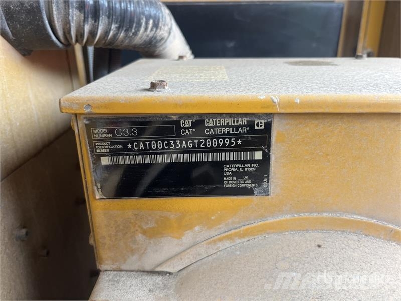 CAT DE33EO 33 kVA Skid-Mounted Generator Set Generadores diesel
