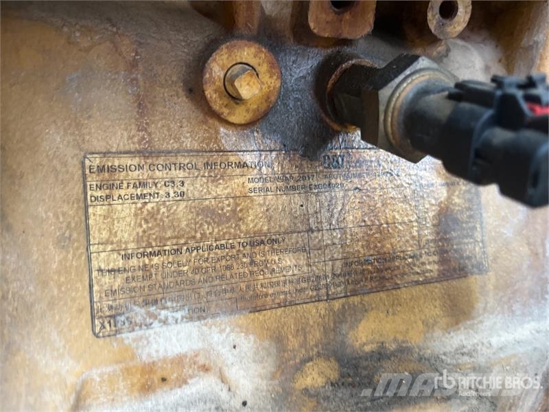 CAT DE33EO 33 kVA Skid-Mounted Generator Set Generadores diesel