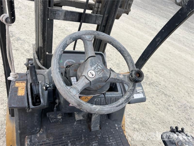 CAT DP20CN 2000 kg Forklift Forklift trucks - others