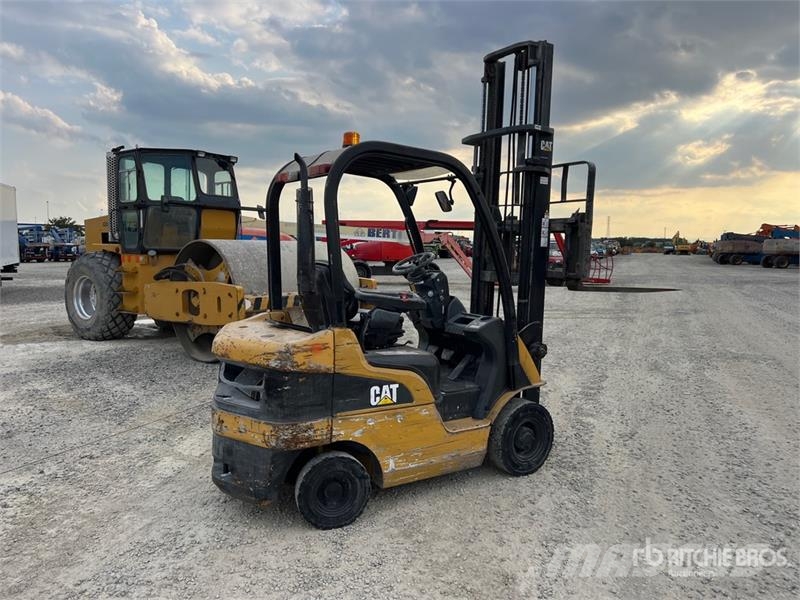 CAT DP20CN 2000 kg Forklift Forklift trucks - others