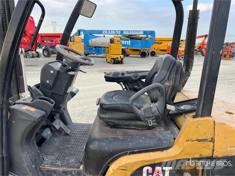 CAT DP20CN 2000 kg Forklift Forklift trucks - others