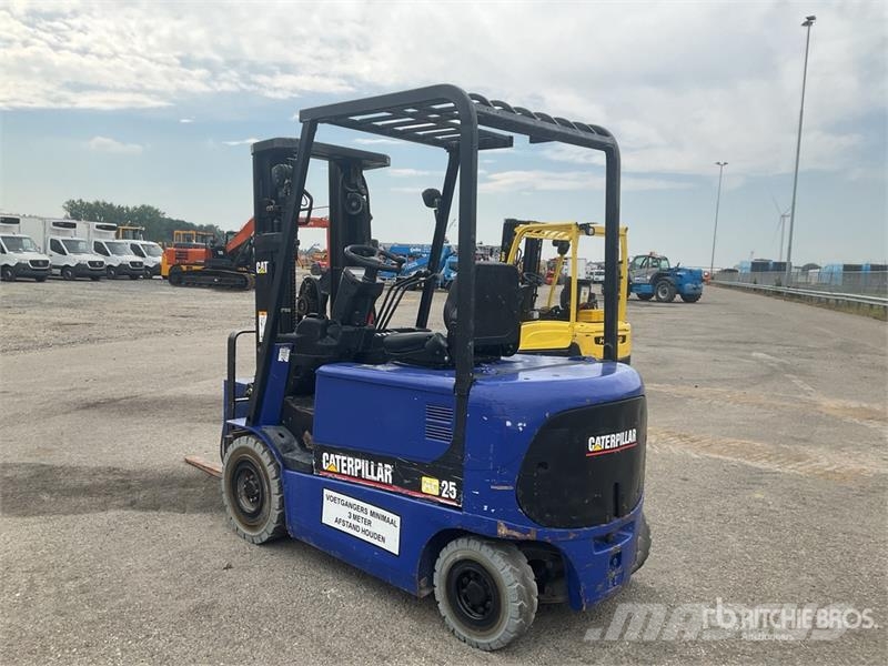 CAT EP25K-PAC 2500 kg Electric Forklift (Inoperable) Elektrostapler
