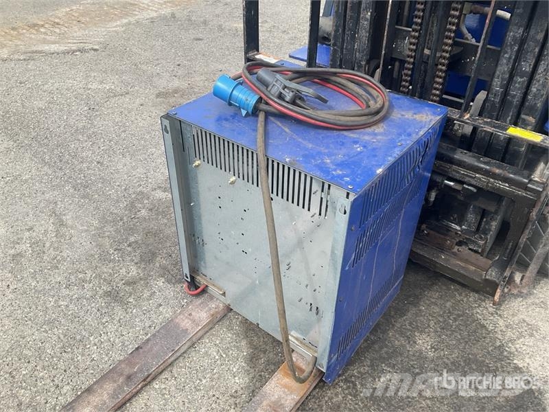 CAT EP25K-PAC 2500 kg Electric Forklift (Inoperable) Elektrostapler
