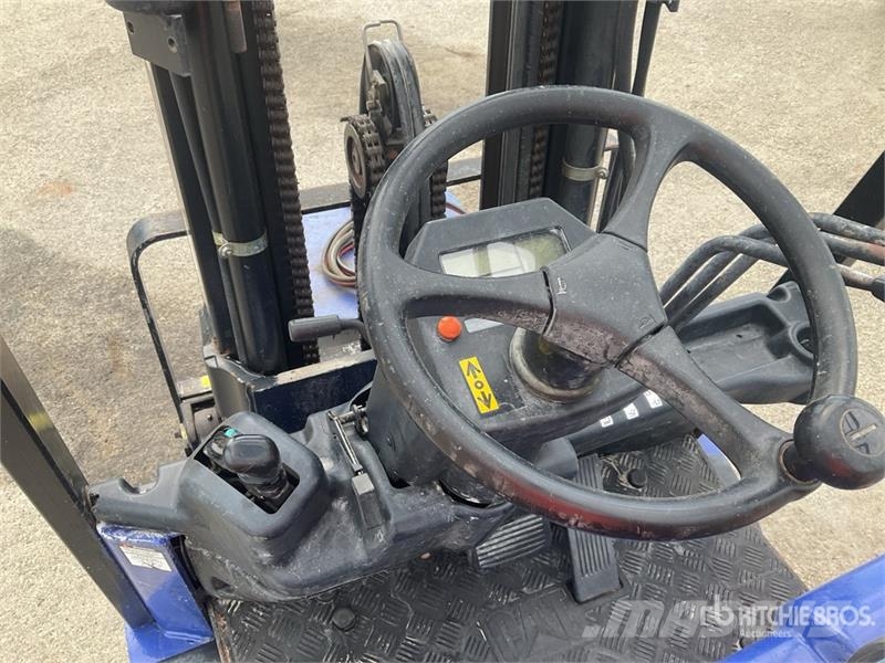 CAT EP25K-PAC 2500 kg Electric Forklift (Inoperable) Elektrostapler