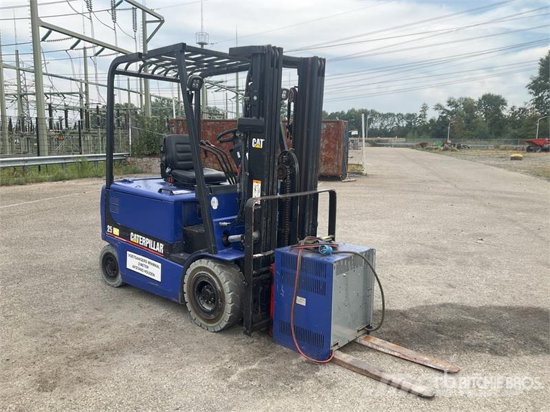 CAT EP25K-PAC 2500 kg Electric Forklift (Inoperable) Elektrostapler