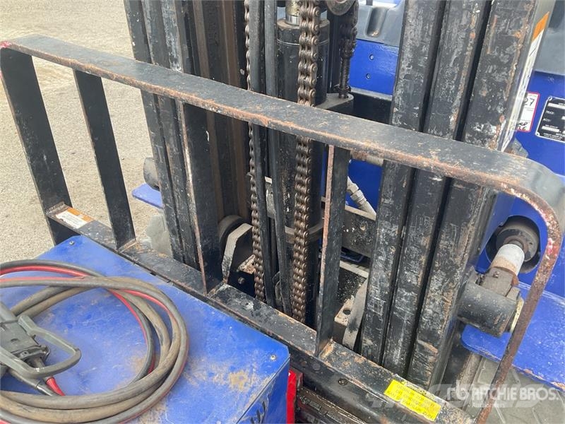 CAT EP25K-PAC 2500 kg Electric Forklift (Inoperable) Elektrostapler