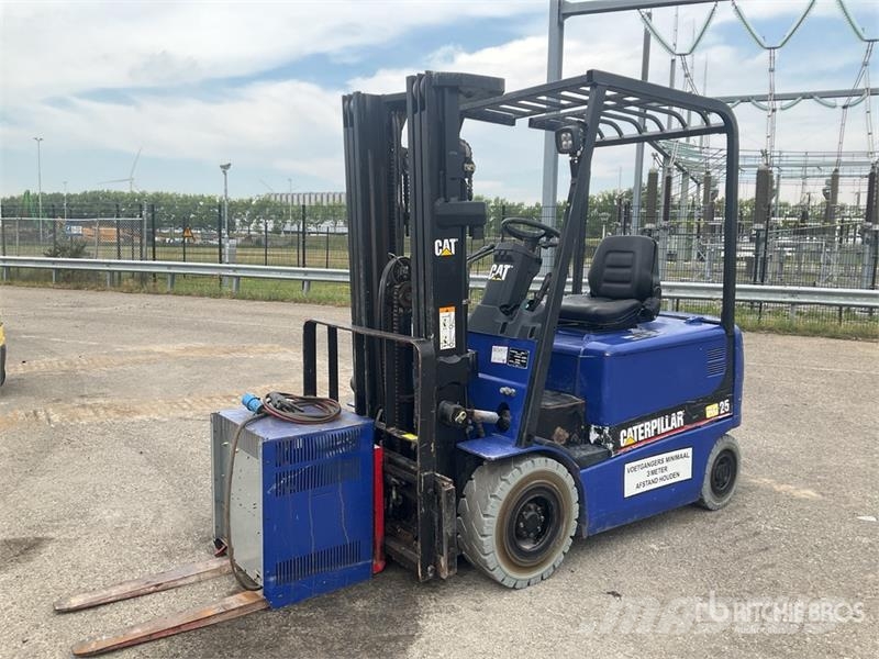 CAT EP25K-PAC 2500 kg Electric Forklift (Inoperable) Elektrostapler