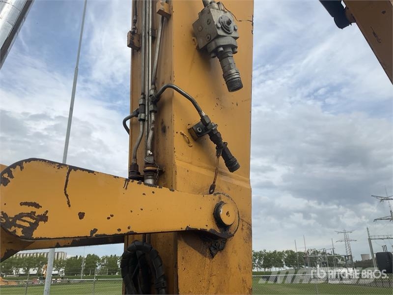 CAT M318 Wheeled excavators