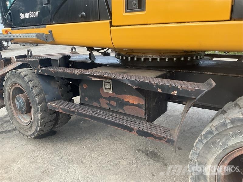 CAT M318 Wheeled excavators