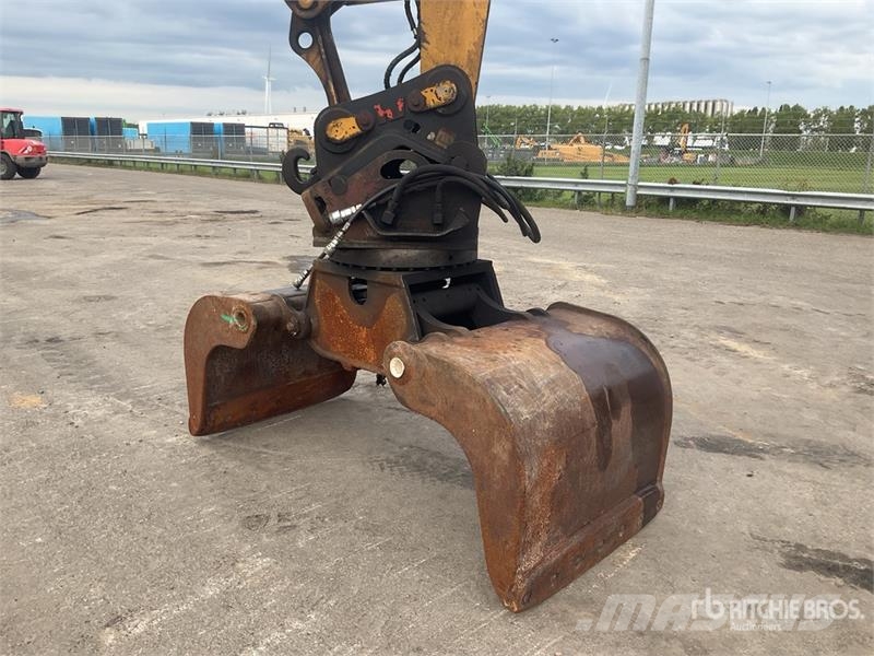 CAT M318 Wheeled excavators