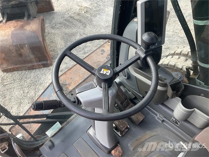 CAT M318 Wheeled excavators