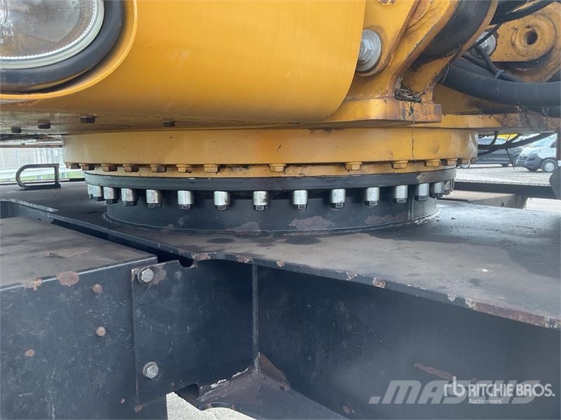 CAT M318 Wheeled excavators