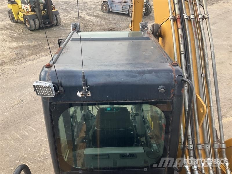 CAT M318 Wheeled excavators