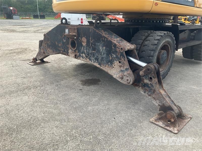 CAT M318 Wheeled excavators