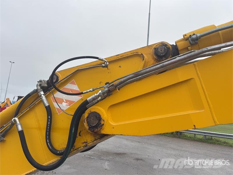 CAT M318C Bagri na kolesih