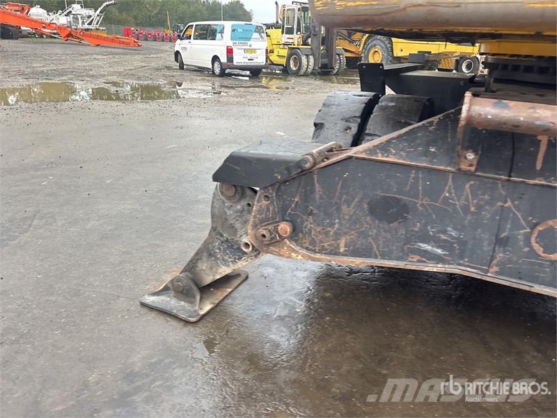 CAT M318C Bagri na kolesih