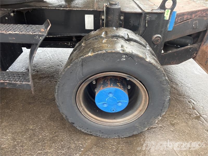 CAT M318C Bagri na kolesih