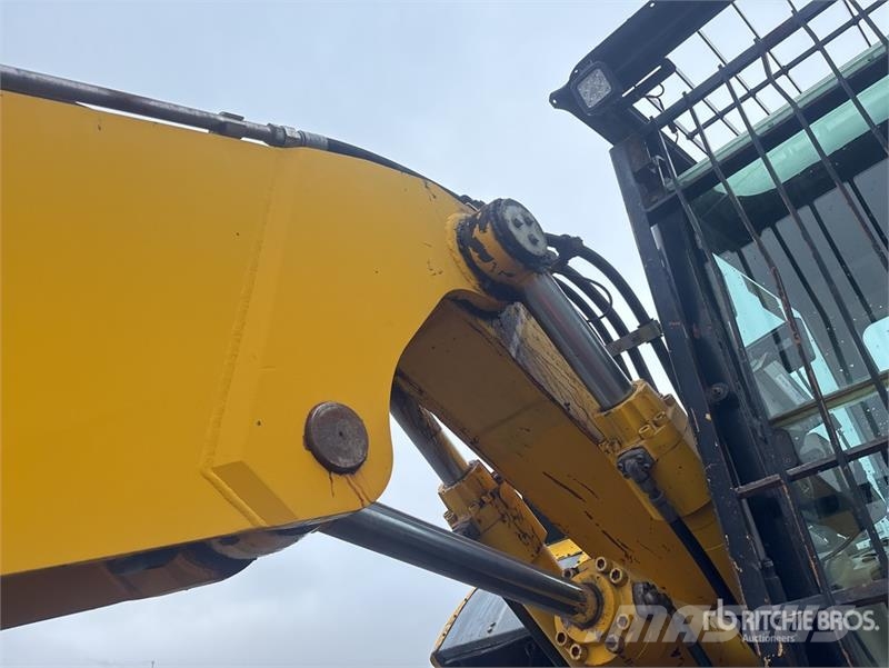 CAT M318C Bagri na kolesih