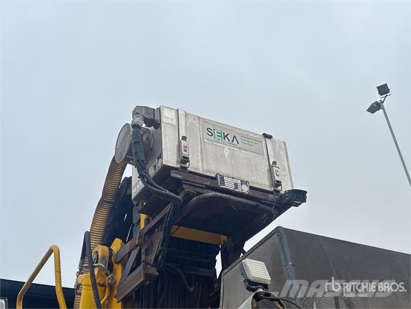 CAT M318C Bagri na kolesih