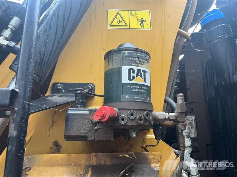 CAT MH3022 Wheel Material Handler Stavebníctvo - ostatné