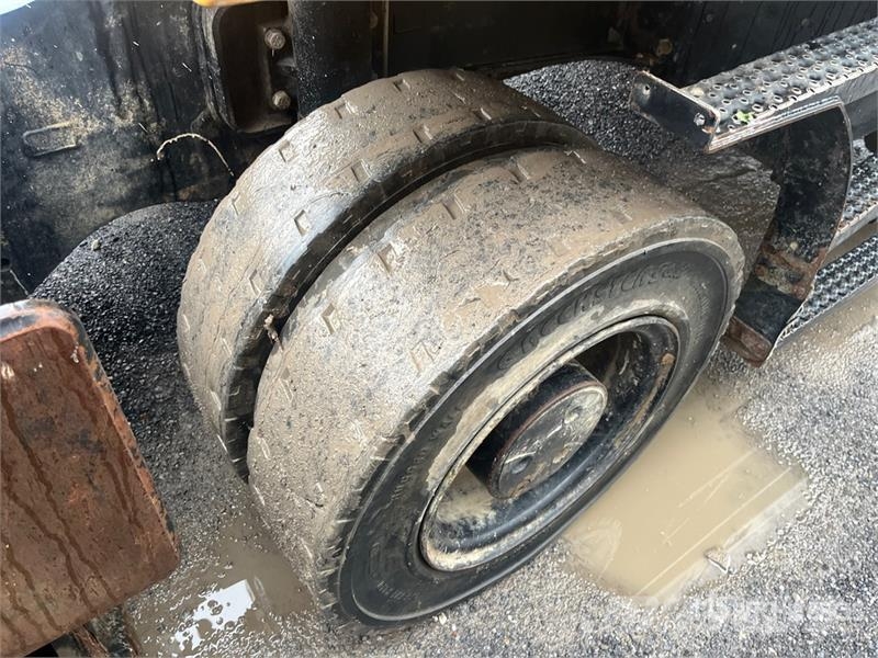 CAT MH3022 Wheel Material Handler Stavebníctvo - ostatné
