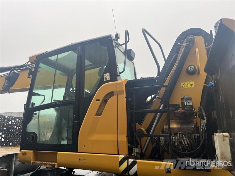 CAT MH3022 Wheel Material Handler Stavebníctvo - ostatné