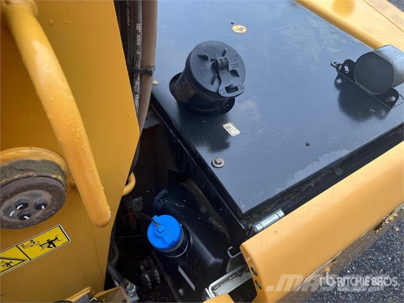 CAT MH3022 Wheel Material Handler Stavebníctvo - ostatné