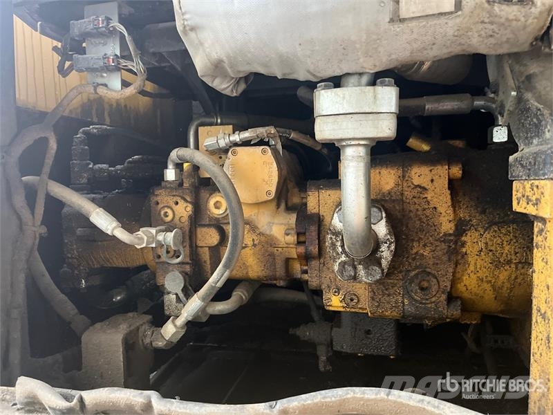 CAT MH3022 Wheel Material Handler Stavebníctvo - ostatné