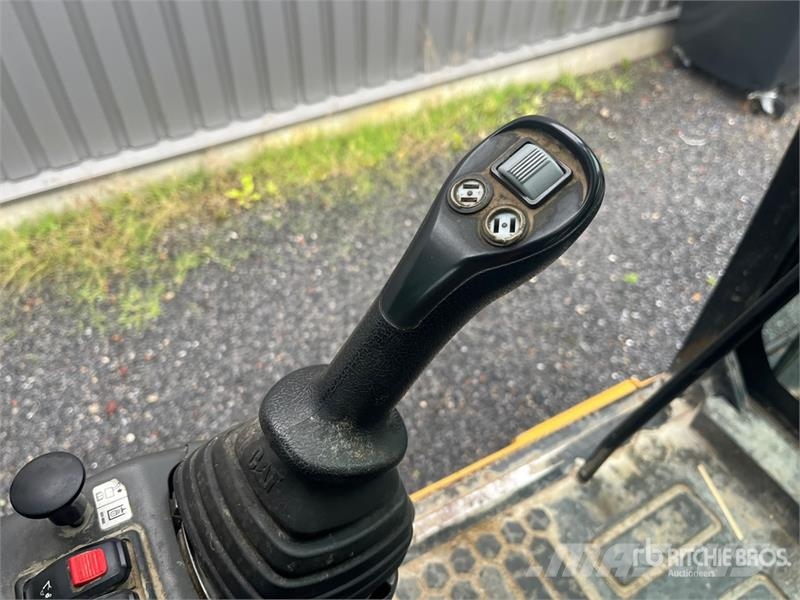 CAT MH3022 Wheel Material Handler Stavebníctvo - ostatné