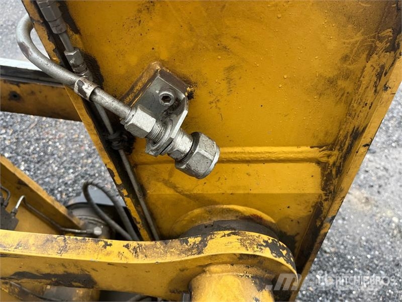 CAT MH3022 Wheel Material Handler Stavebníctvo - ostatné