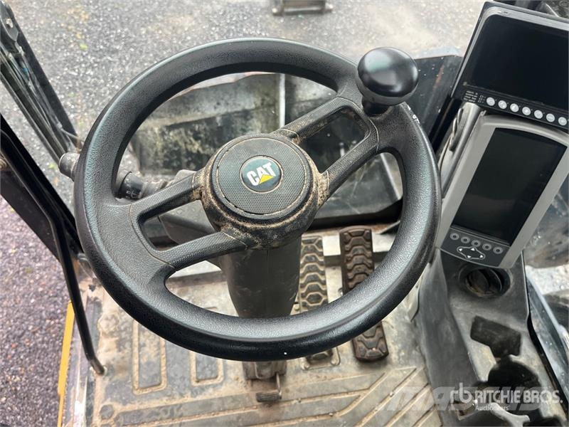 CAT MH3022 Wheel Material Handler Stavebníctvo - ostatné