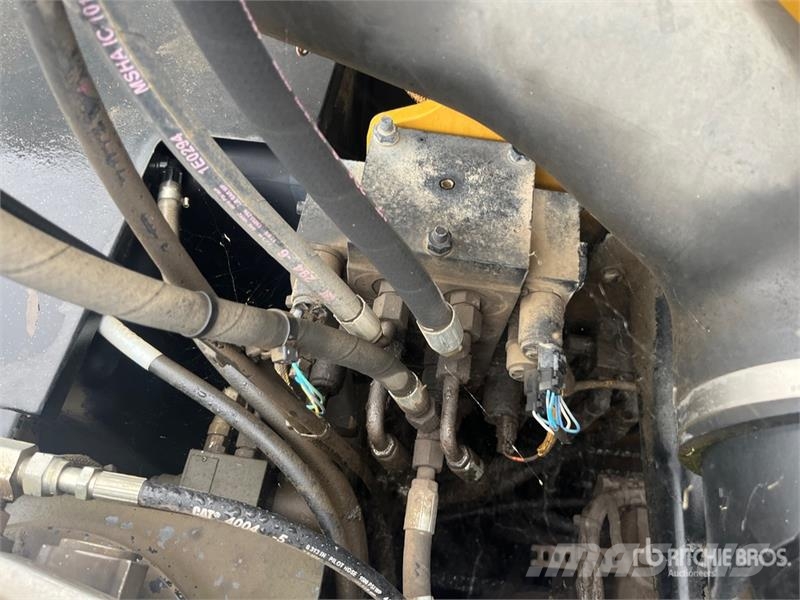 CAT MH3022 Wheel Material Handler Stavebníctvo - ostatné
