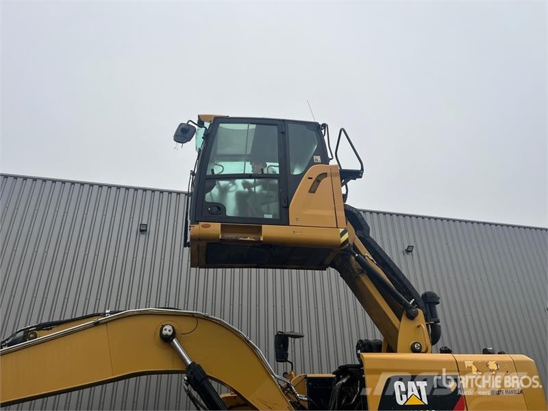 CAT MH3022 Wheel Material Handler Stavebníctvo - ostatné