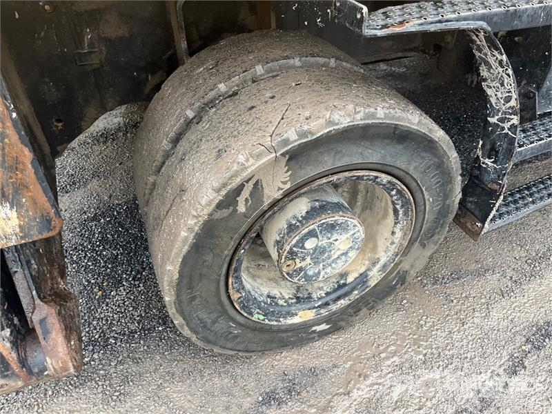 CAT MH3022 Wheel Material Handler Stavebníctvo - ostatné