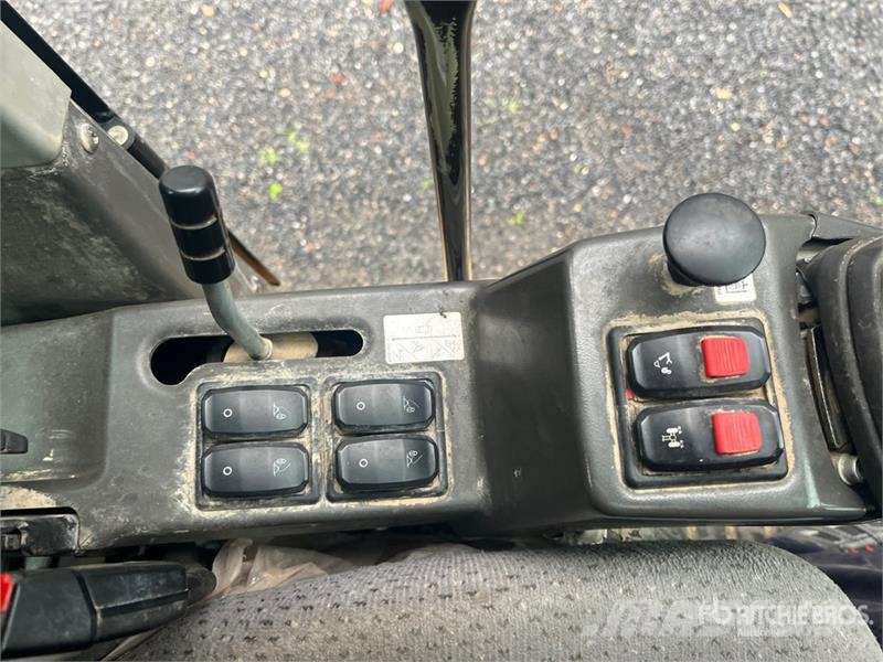 CAT MH3022 Wheel Material Handler Stavebníctvo - ostatné