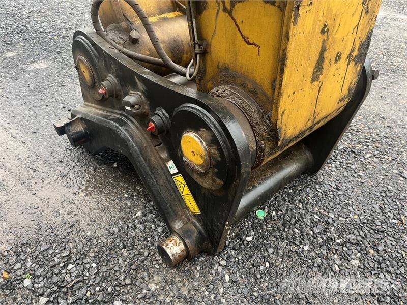 CAT MH3022 Wheel Material Handler Stavebníctvo - ostatné