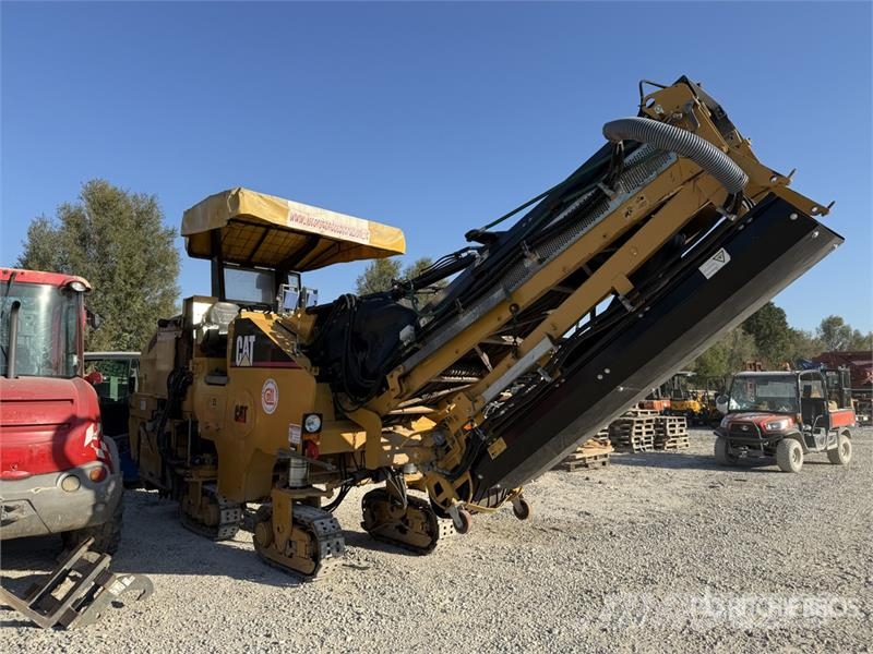CAT PM-102 Cold Planer Asphaltfräsen