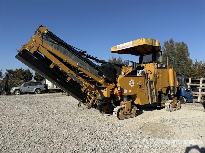 CAT PM-102 Cold Planer Asphaltfräsen