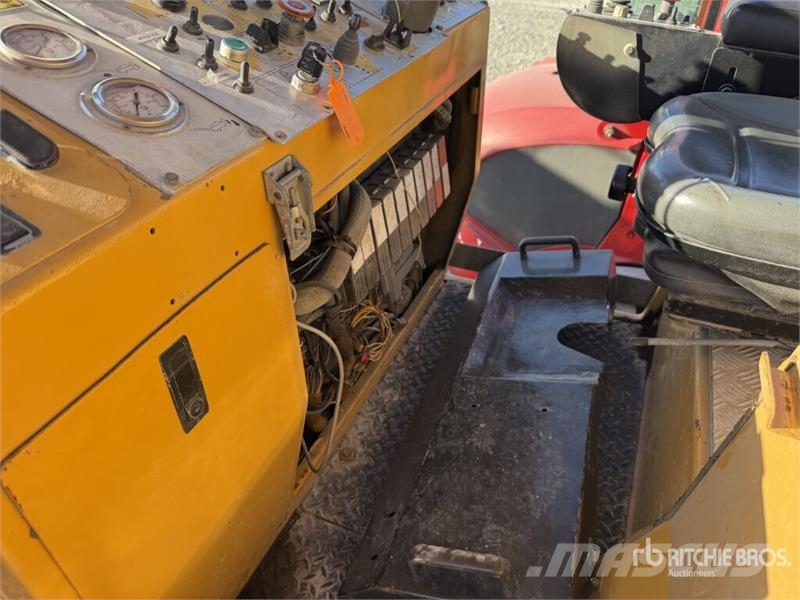 CAT PM-102 Cold Planer Asphaltfräsen